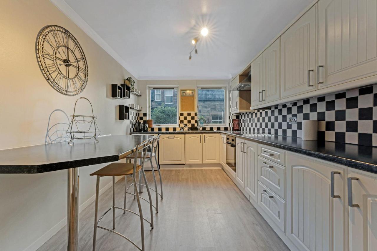 Elegant & Unique Getaway - Spacious 3 Bedroom, 2 Bathroom City Centre Apartment - Free Allocated Parking. Эдинбург Экстерьер фото