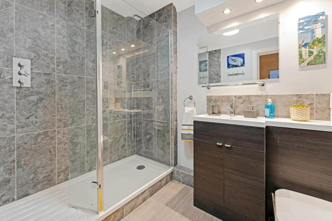 Elegant & Unique Getaway - Spacious 3 Bedroom, 2 Bathroom City Centre Apartment - Free Allocated Parking. Эдинбург Экстерьер фото