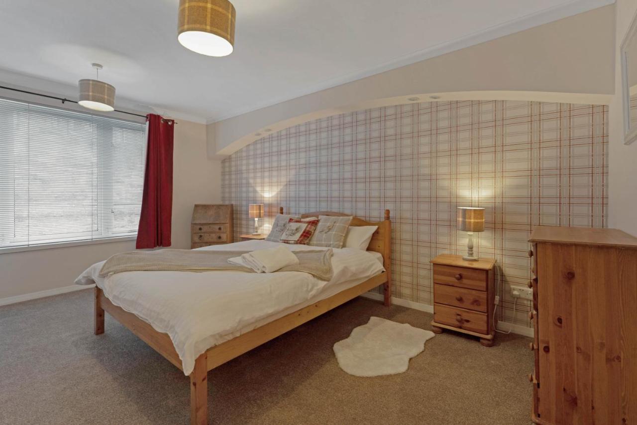 Elegant & Unique Getaway - Spacious 3 Bedroom, 2 Bathroom City Centre Apartment - Free Allocated Parking. Эдинбург Экстерьер фото