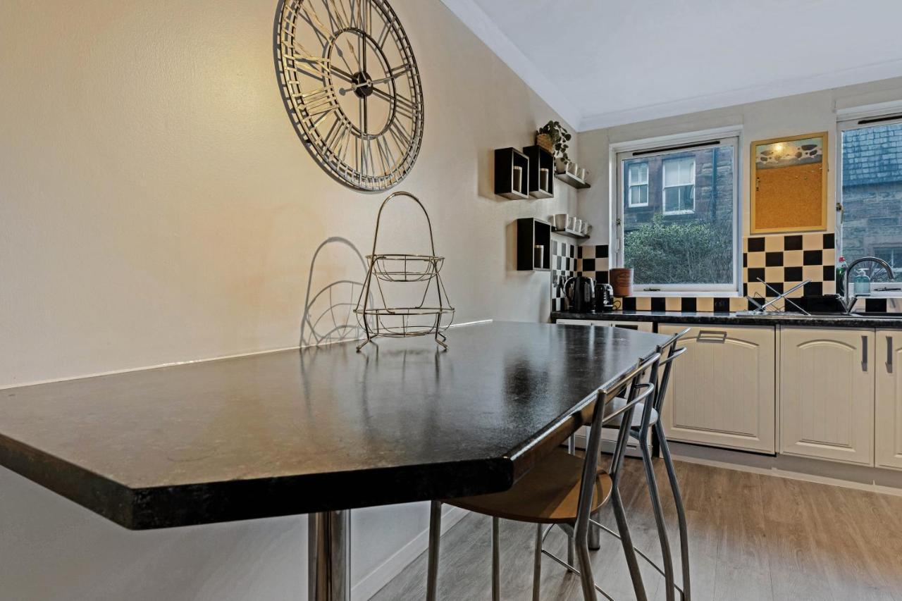 Elegant & Unique Getaway - Spacious 3 Bedroom, 2 Bathroom City Centre Apartment - Free Allocated Parking. Эдинбург Экстерьер фото
