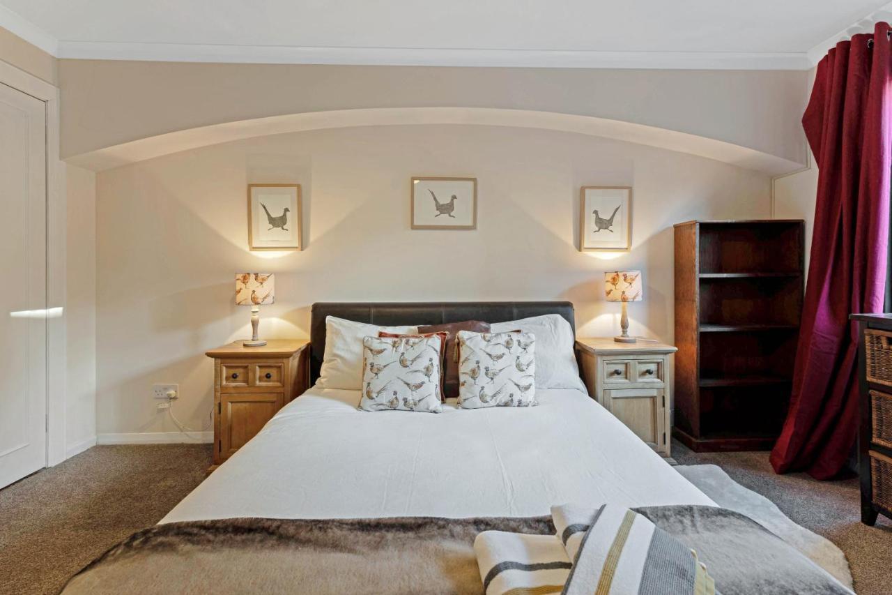 Elegant & Unique Getaway - Spacious 3 Bedroom, 2 Bathroom City Centre Apartment - Free Allocated Parking. Эдинбург Экстерьер фото