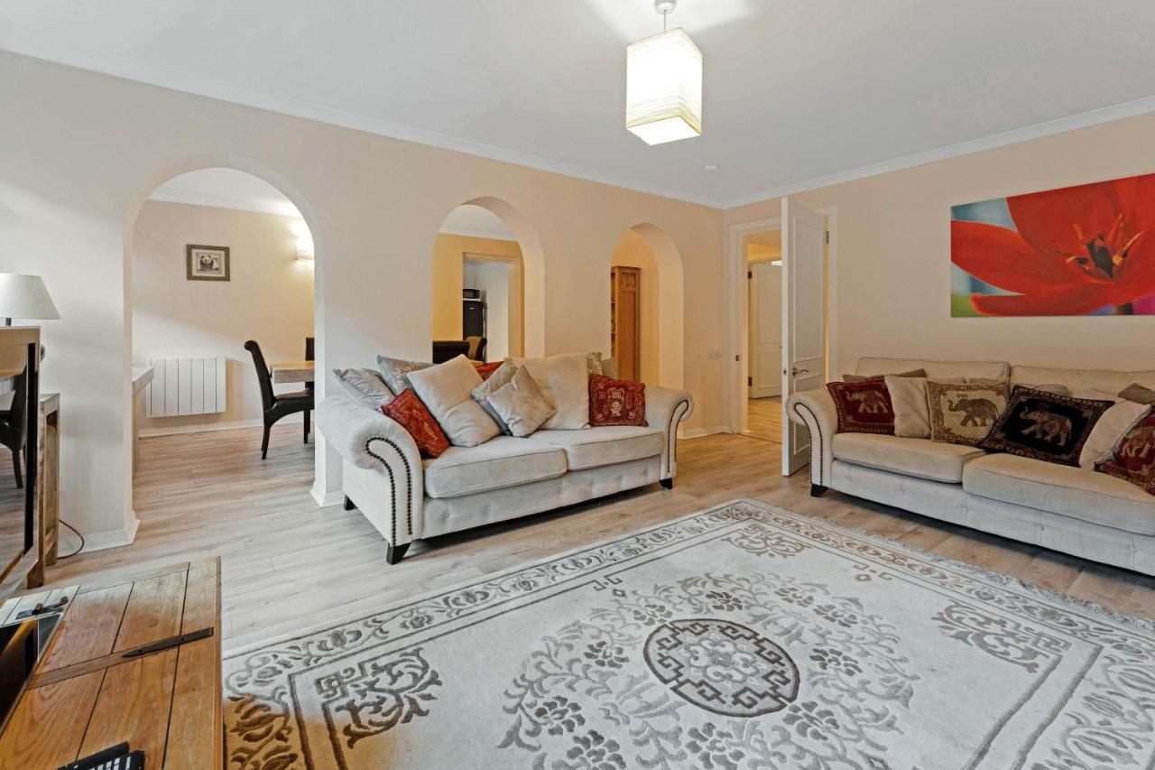 Elegant & Unique Getaway - Spacious 3 Bedroom, 2 Bathroom City Centre Apartment - Free Allocated Parking. Эдинбург Экстерьер фото